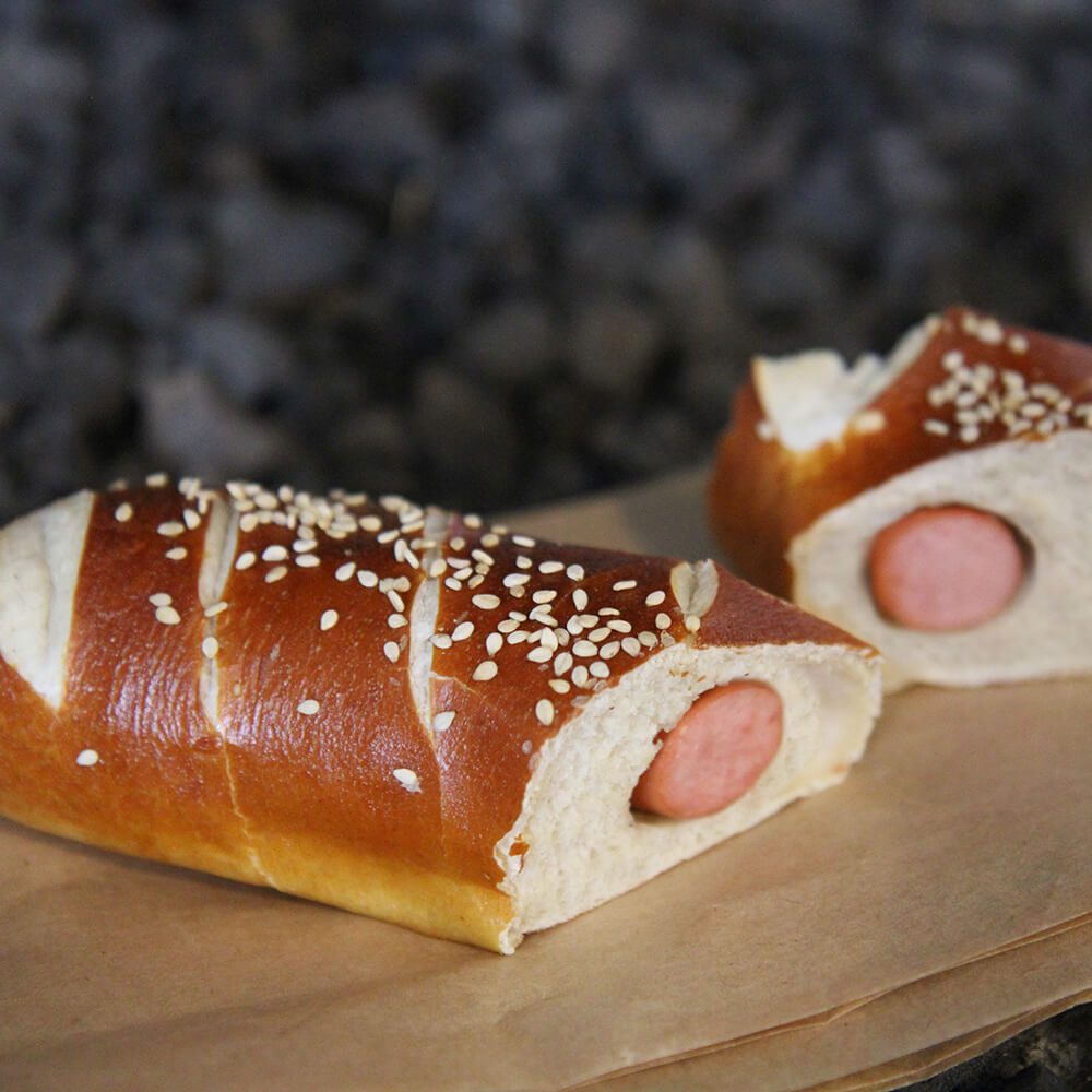 Wienerle im Brezelteig